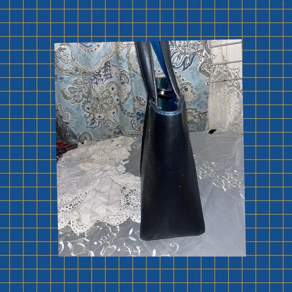 Vegan Shoulder Tote Manmade materials - Picture 4 of 10